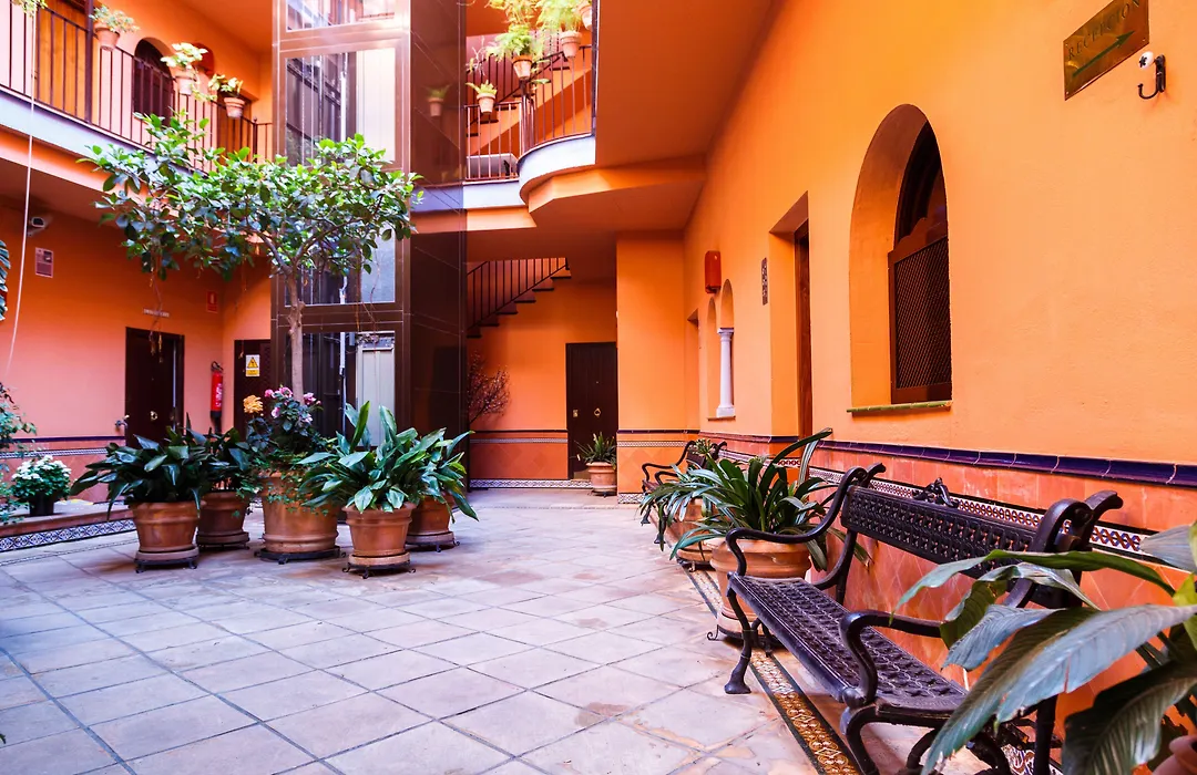 Patio De La Alameda-1